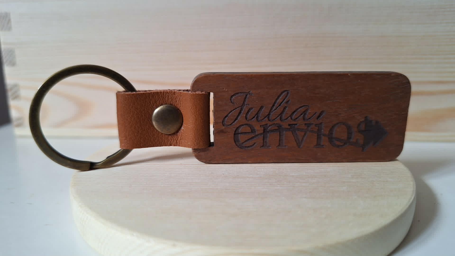 Porte-clés en bois carré