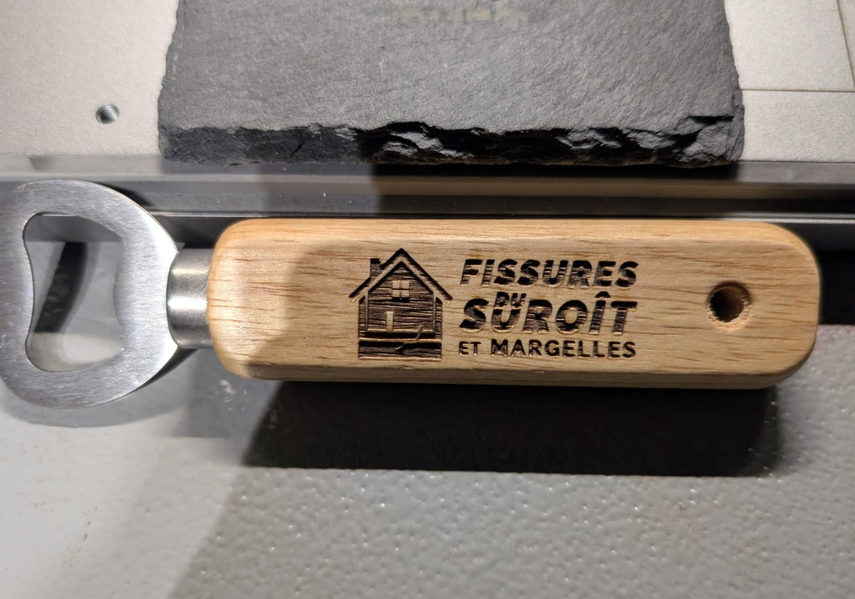 Décapsuleur à bière en bois